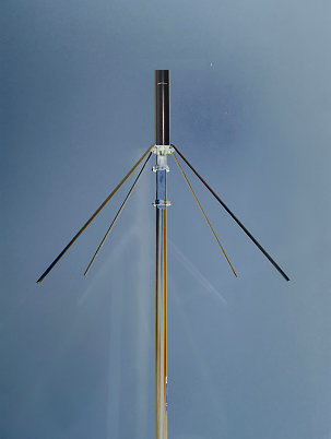 COMPACtenna PHOTO Antenna on CompacCounterpoise BASE STATION - BLUE Background